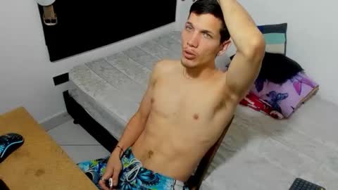 Snapshot of kevinkewma chatting on October 2025 12:17:01 PM kevinkewma online show from October 2025 12:17:01 PM