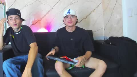 kevinperlas_ online show from November 2025 01:39:01 AM