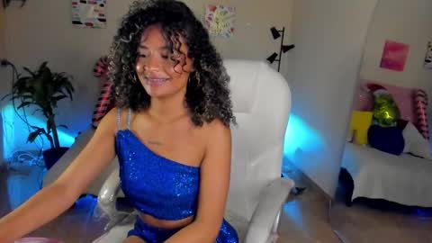 Snapshot of keyla_roberts_ chatting on December 2024 11:46:02 PM Adhara. Help me reach 100 likes online show from December 2024 11:46:02 PM