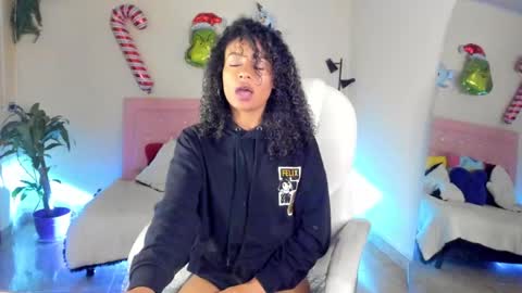 Snapshot of keyla_roberts_ chatting on December 2024 05:20:01 AM Adhara. Help me reach 100 likes online show from December 2024 05:20:01 AM