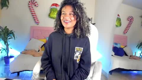 Snapshot of keyla_roberts_ chatting on December 2024 09:06:02 AM Adhara. Help me reach 100 likes online show from December 2024 09:06:02 AM