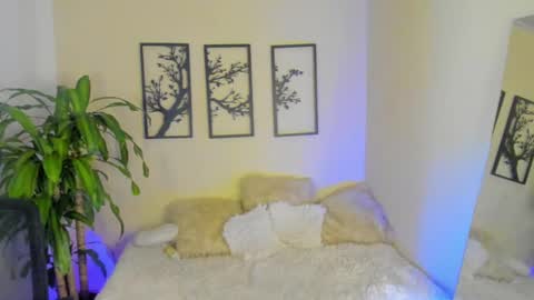 Snapshot of keyla_roberts_ chatting on January 2025 06:06:01 PM Adhara. Help me reach 100 likes online show from January 2025 06:06:01 PM