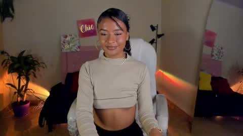 Snapshot of keyla_roberts_ chatting on January 2025 10:51:01 PM Adhara. Help me reach 100 likes online show from January 2025 10:51:01 PM