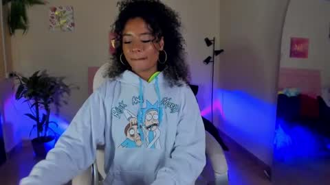 Snapshot of keyla_roberts_ chatting on January 2025 06:47:02 AM Adhara. Help me reach 100 likes online show from January 2025 06:47:02 AM