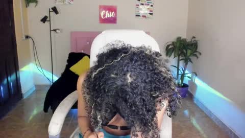 Snapshot of keyla_roberts_ chatting on January 2025 12:11:02 PM Adhara. Help me reach 100 likes online show from January 2025 12:11:02 PM