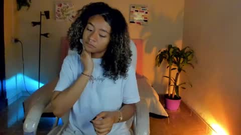 Snapshot of keyla_roberts_ chatting on January 2025 10:45:01 PM Adhara. Help me reach 100 likes online show from January 2025 10:45:01 PM