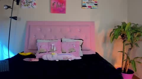 Snapshot of keyla_roberts_ chatting on January 2025 05:09:01 AM Adhara. Help me reach 100 likes online show from January 2025 05:09:01 AM