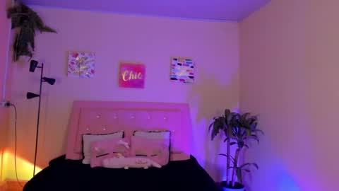 Snapshot of keyla_roberts_ chatting on January 2025 11:14:02 PM Adhara. Help me reach 100 likes online show from January 2025 11:14:02 PM