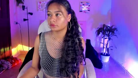 Snapshot of keyla_roberts_ chatting on January 2025 08:11:02 AM Adhara. Help me reach 100 likes online show from January 2025 08:11:02 AM