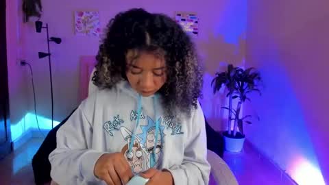 Snapshot of keyla_roberts_ chatting on February 2025 01:55:01 AM Adhara. Help me reach 100 likes online show from February 2025 01:55:01 AM
