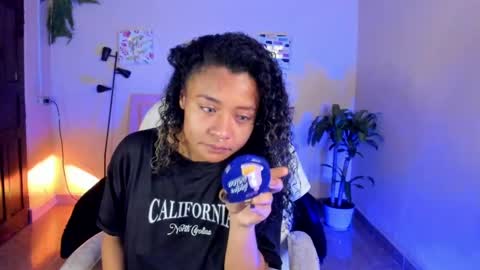 Snapshot of keyla_roberts_ chatting on February 2025 03:54:01 AM Adhara. Help me reach 100 likes online show from February 2025 03:54:01 AM