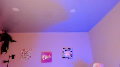 Snapshot of keyla_roberts_ chatting on February 2025 06:51:02 AM Adhara. Help me reach 100 likes online show from February 2025 06:51:02 AM