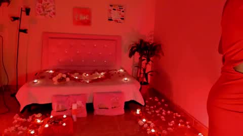 Snapshot of keyla_roberts_ chatting on February 2025 04:15:01 AM Adhara. Help me reach 100 likes online show from February 2025 04:15:01 AM