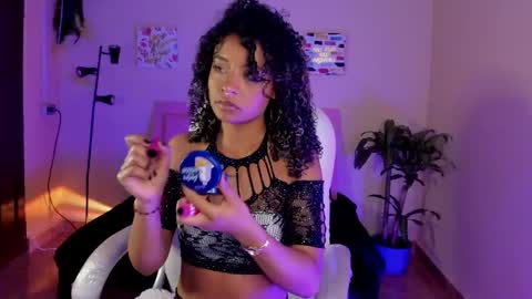 Snapshot of keyla_roberts_ chatting on February 2025 03:26:01 AM Adhara. Help me reach 100 likes online show from February 2025 03:26:01 AM