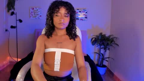 Snapshot of keyla_roberts_ chatting on February 2025 03:35:01 AM Adhara. Help me reach 100 likes online show from February 2025 03:35:01 AM