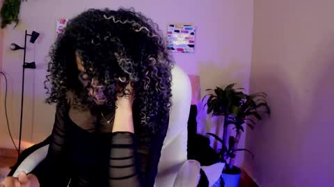 Snapshot of keyla_roberts_ chatting on March 2025 08:53:02 PM Adhara. Help me reach 100 likes online show from March 2025 08:53:02 PM