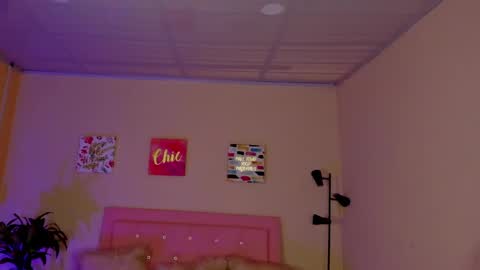 Snapshot of keyla_roberts_ chatting on March 2025 03:49:01 PM Adhara. Help me reach 100 likes online show from March 2025 03:49:01 PM