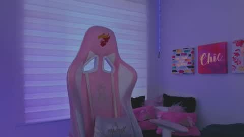 Snapshot of keyla_roberts_ chatting on September 2025 07:06:02 PM Adhara. Help me reach 100 likes online show from September 2025 07:06:02 PM