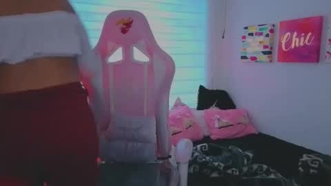 Snapshot of keyla_roberts_ chatting on September 2025 11:35:01 AM Adhara. Help me reach 100 likes online show from September 2025 11:35:01 AM