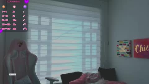 Snapshot of keyla_roberts_ chatting on October 2025 07:10:02 PM Adhara. Help me reach 100 likes online show from October 2025 07:10:02 PM