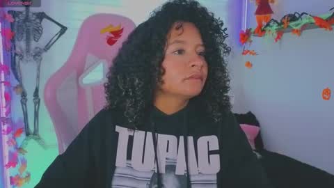 Snapshot of keyla_roberts_ chatting on October 2025 05:56:01 PM Adhara. Help me reach 100 likes online show from October 2025 05:56:01 PM