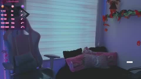 Snapshot of keyla_roberts_ chatting on October 2025 07:05:01 PM Adhara. Help me reach 100 likes online show from October 2025 07:05:01 PM