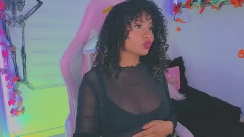 Snapshot of keyla_roberts_ chatting on October 2025 10:09:02 PM Adhara. Help me reach 100 likes online show from October 2025 10:09:02 PM