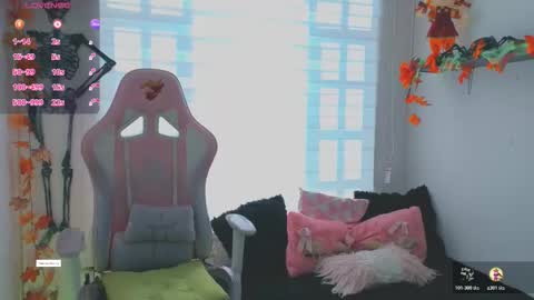 Snapshot of keyla_roberts_ chatting on October 2025 07:19:02 PM Adhara. Help me reach 100 likes online show from October 2025 07:19:02 PM