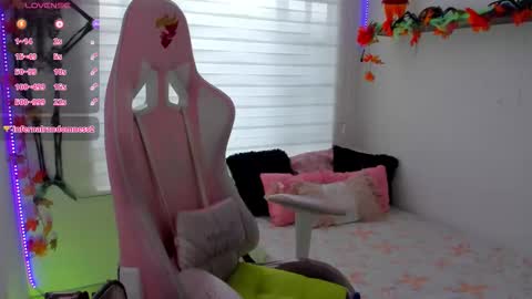 Snapshot of keyla_roberts_ chatting on October 2025 07:59:01 PM Adhara. Help me reach 100 likes online show from October 2025 07:59:01 PM