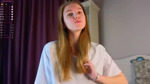 Snapshot of keylalong chatting on February 2025 12:13:02 PM Hi Im Mary Glad to see you in my room PVT is open online show from February 2025 12:13:02 PM