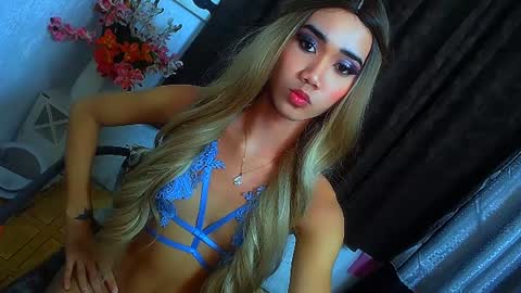kezzy online show from December 2024 11:34:02 PM