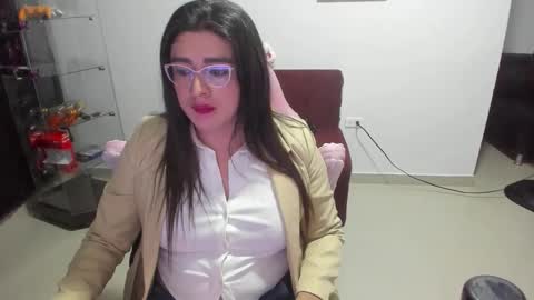 Snapshot of khalifa_gold chatting on November 2025 04:33:01 AM Khalifa Kasumi online show from November 2025 04:33:01 AM