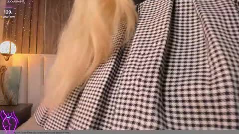 Snapshot of kharla_marin chatting on October 2025 08:59:01 PM Kharla Marin online show from October 2025 08:59:01 PM