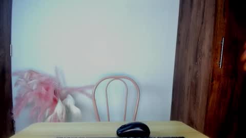 khate_smith online show from October 2025 04:28:01 PM