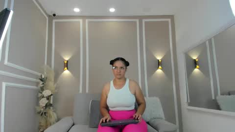Snapshot of khaterine_hot_1 chatting on September 2025 07:18:02 PM Kathe Hot online show from September 2025 07:18:02 PM