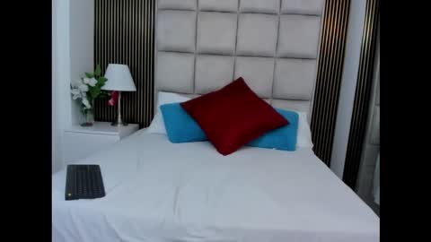 khatty__ online show from November 2025 08:51:01 PM