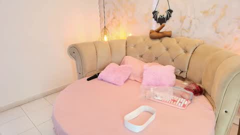 Khloe online show from October 2025 05:28:01 AM