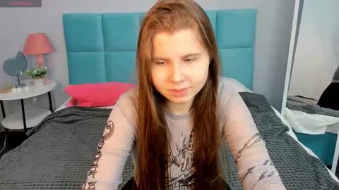 Snapshot of ki_wizz chatting on October 2025 03:05:02 AM Ellie online show from October 2025 03:05:02 AM