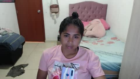 Kiara online show from October 2025 06:43:01 PM