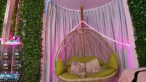 Kiara Zahiri online show from October 2025 11:06:01 AM