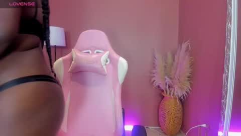 Kiara online show from September 2025 01:35:01 PM