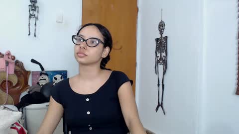 kiaralenon online show from October 2025 05:57:02 AM