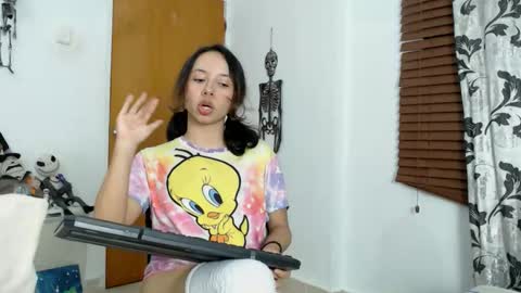 kiaralenon online show from October 2025 11:21:02 AM