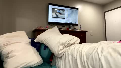 Snapshot of kibrombariu45 chatting on November 2025 12:50:02 PM HunneysPlayRoom online show from November 2025 12:50:02 PM