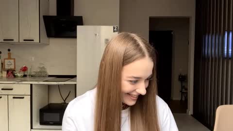 Snapshot of kierstenmorioka chatting on December 2025 09:14:01 AM Hey theremy name is Sofi online show from December 2025 09:14:01 AM