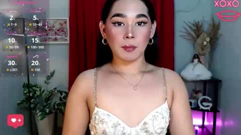 Im Mia online show from November 2025 02:07:02 PM