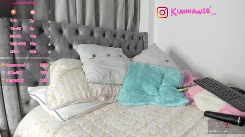 INSTAGRAM Kiannaweb  online show from March 2025 05:12:01 AM