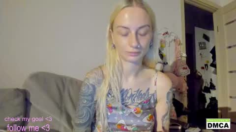 Snapshot of kiki_cute__ chatting on October 2025 04:51:02 PM Kiki online show from October 2025 04:51:02 PM