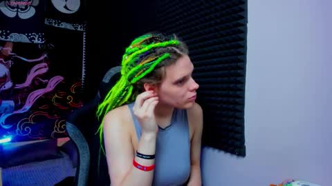 Snapshot of kiki_krash chatting on October 2025 10:03:01 AM Kiki online show from October 2025 10:03:01 AM