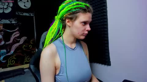 Snapshot of kiki_krash chatting on October 2025 10:04:01 AM Kiki online show from October 2025 10:04:01 AM